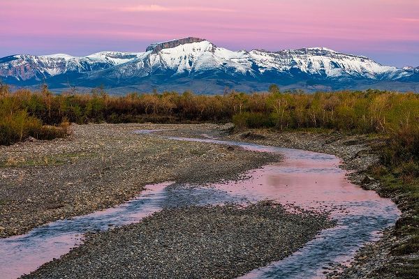Haney, Chuck 아티스트의 Dawn along the Teton River with Ear Mountain in background near Choteau-Montana-USA작품입니다.